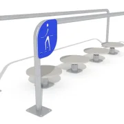 FUßWEG MIT BEWEGLICHEN HINDERNISSEN