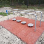 FUßWEG MIT BEWEGLICHEN HINDERNISSEN